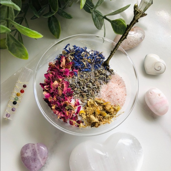 ✨HP✨ New Moon Mystery Crystal Bath Salts - Picture 2 of 2